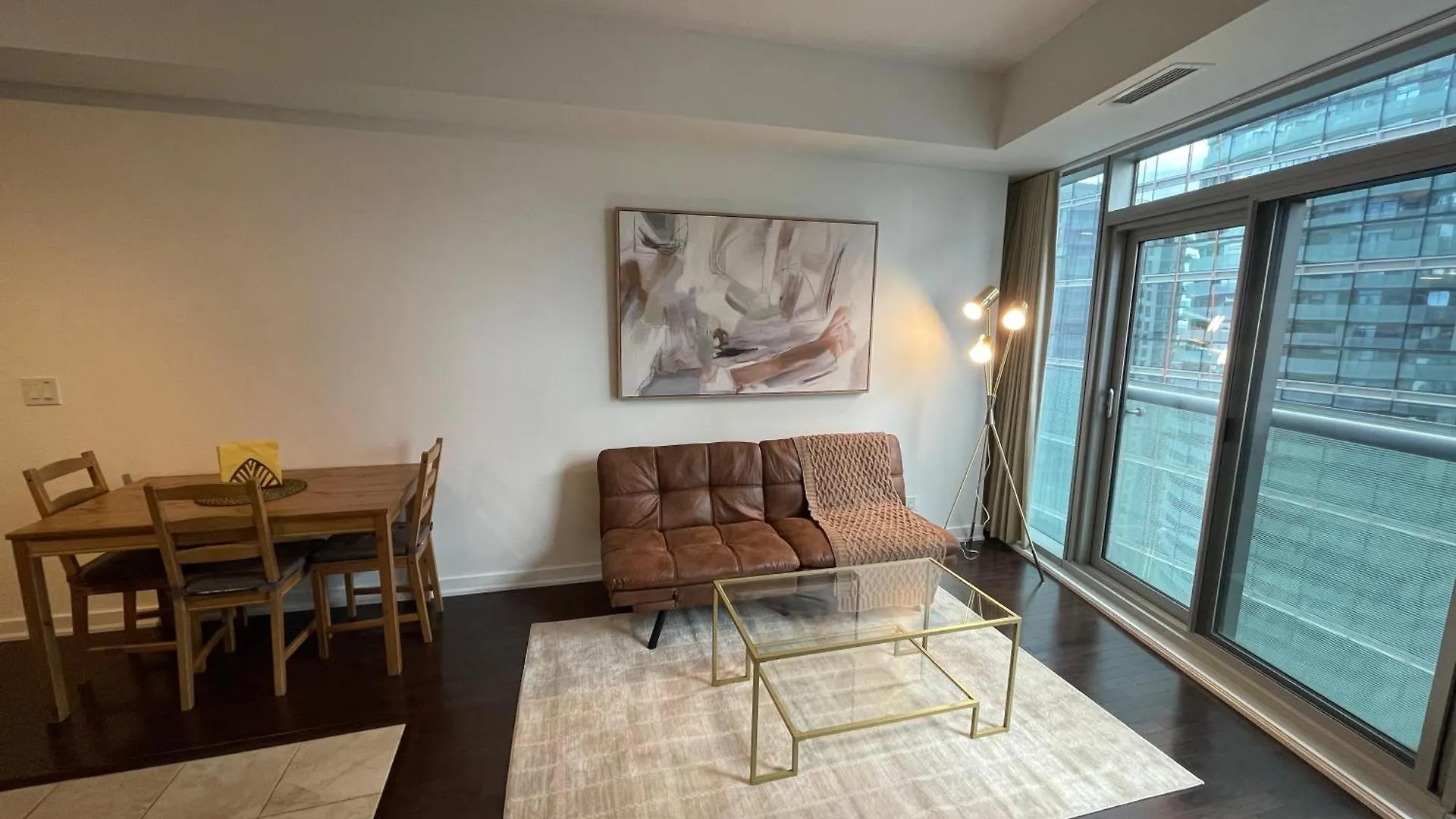 Apartment Ice Condos - Rsmt Toronto Canada